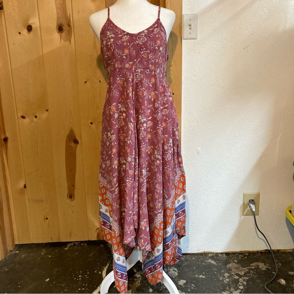 Beachlunchlounge Mauve Floral Shark Bite Hem Smocked Stretch Back Size M Dress